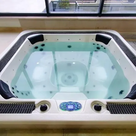 Apartment Bell Marina In Alezzi Beach & Spa Piscina Interioara Incalzita Sauna Jacuzzi Navodari